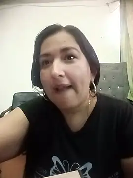 Snapshot of rossiteylor chatting on June 2, 2026, 6:43 pm rossiteylor online show from June 2, 2026, 6:43 pm