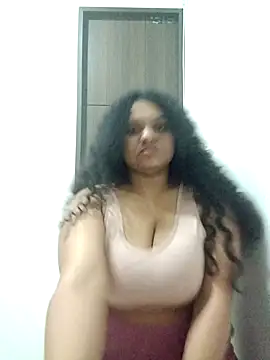 tiana evan online show from September 23, 2025, 3:42 am