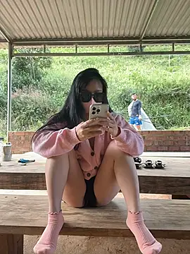 Snapshot of helen-my chatting on November 29, 2025, 2:14 am helen-my online show from November 29, 2025, 2:14 am