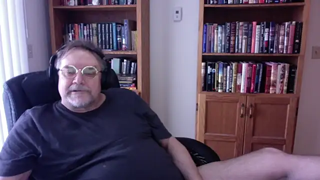 Vinyl22xh online show from April 4, 2026, 3:09 pm