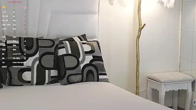JennaClover online show from April 27, 2026, 5:05 am