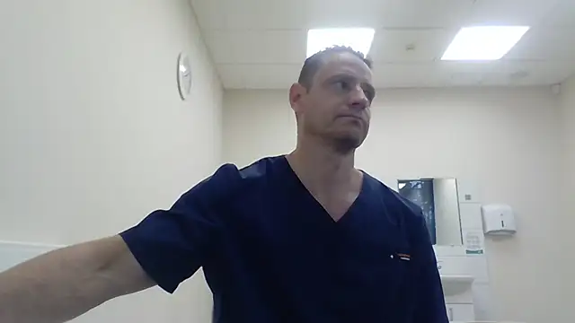 Snapshot of Freeze_Fire chatting on November 3, 2025, 5:09 am Freeze Fire online show from November 3, 2025, 5:09 am