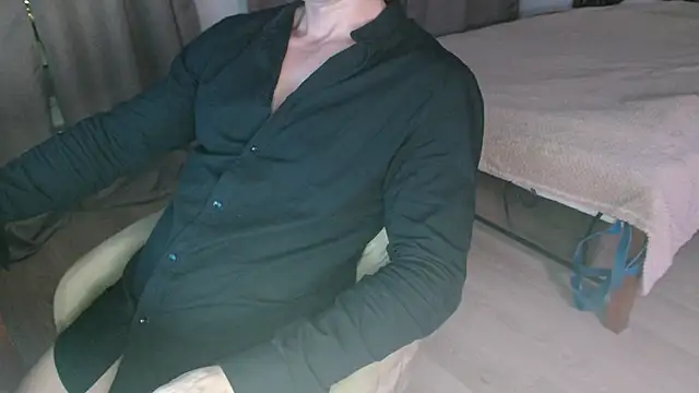 Snapshot of Freeze_Fire chatting on November 4, 2025, 8:52 pm Freeze Fire online show from November 4, 2025, 8:52 pm