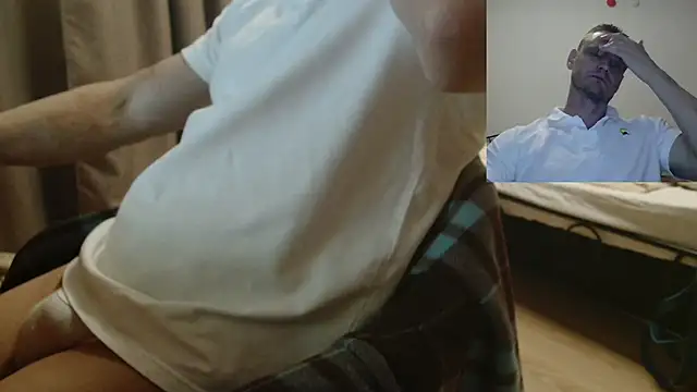 Snapshot of Freeze_Fire chatting on November 21, 2025, 10:08 pm Freeze Fire online show from November 21, 2025, 10:08 pm