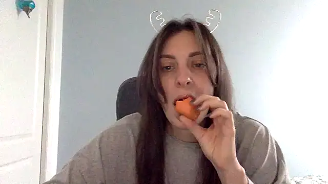 Snapshot of Myronell chatting on October 4, 2025, 10:35 am Myronell online show from October 4, 2025, 10:35 am