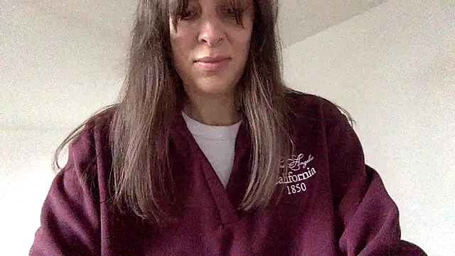 Snapshot of Myronell chatting on October 24, 2025, 9:49 am Myronell online show from October 24, 2025, 9:49 am