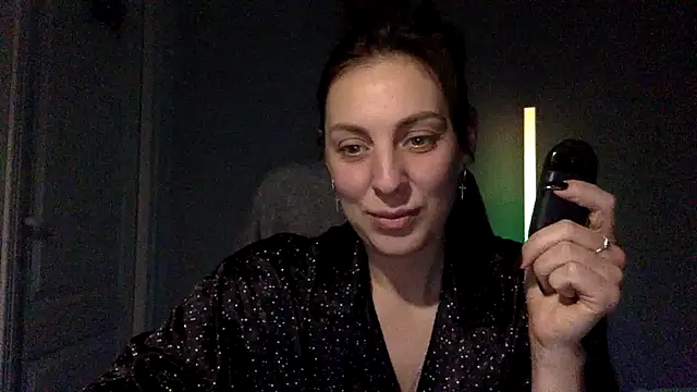 Snapshot of Myronell chatting on November 18, 2025, 4:55 pm Myronell online show from November 18, 2025, 4:55 pm