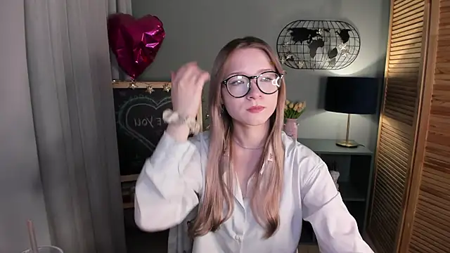 elliupp online show from October 8, 2025, 8:23 am