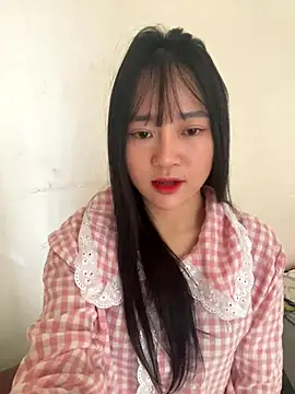 Snapshot of Be_xinh chatting on November 2, 2025, 4:15 am Be xinh online show from November 2, 2025, 4:15 am