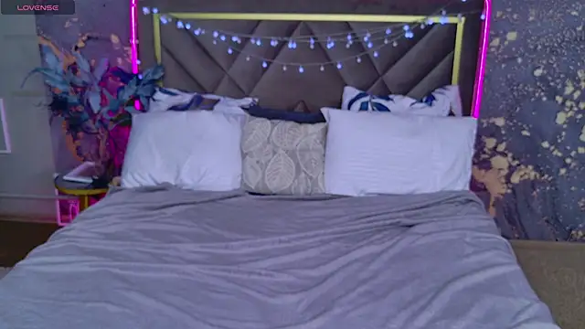 KellyHayden online show from October 1, 2025, 10:21 am