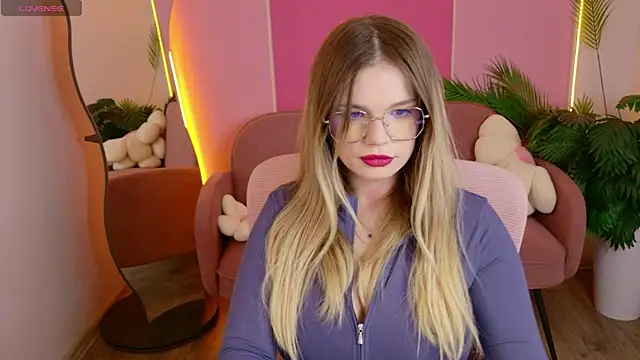 KellyHayden online show from March 12, 2026, 2:34 pm