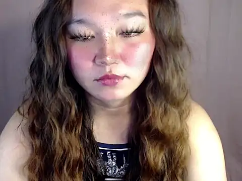 Snapshot of Eyes-on-me chatting on November 3, 2025, 12:57 am Eyes-on-me online show from November 3, 2025, 12:57 am