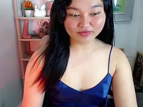 Snapshot of Eyes-on-me chatting on June 15, 2026, 4:47 am Eyes-on-me online show from June 15, 2026, 4:47 am