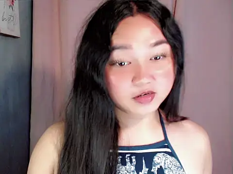 Snapshot of Eyes-on-me chatting on July 23, 2026, 8:40 pm Eyes-on-me online show from July 23, 2026, 8:40 pm