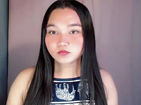 Snapshot of Eyes-on-me chatting on August 7, 2026, 5:26 pm Eyes-on-me online show from August 7, 2026, 5:26 pm