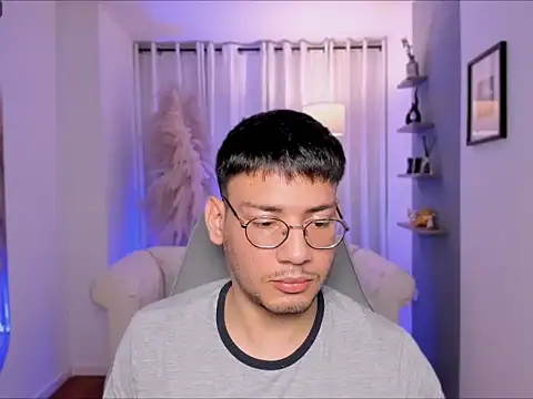 Snapshot of marcuswildx chatting on November 28, 2025, 2:20 pm marcuswildx online show from November 28, 2025, 2:20 pm