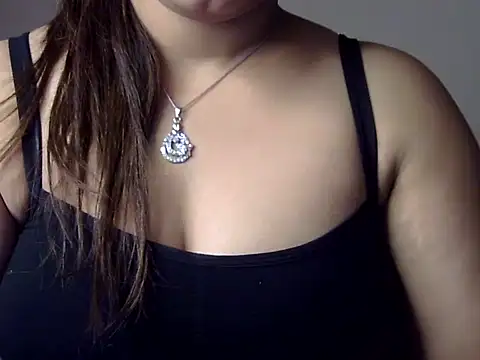 Snapshot of Aaliya02 chatting on October 5, 2025, 2:10 am Aaliya02 online show from October 5, 2025, 2:10 am