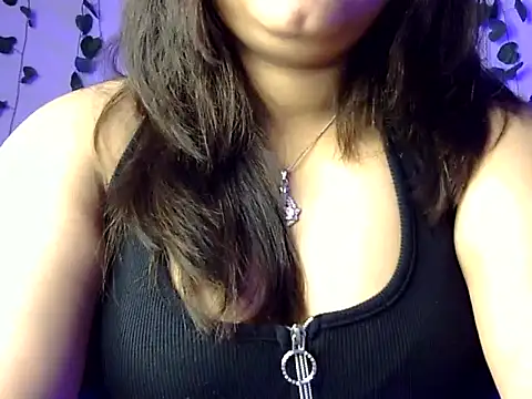 Snapshot of Aaliya02 chatting on November 18, 2025, 9:08 pm Aaliya02 online show from November 18, 2025, 9:08 pm