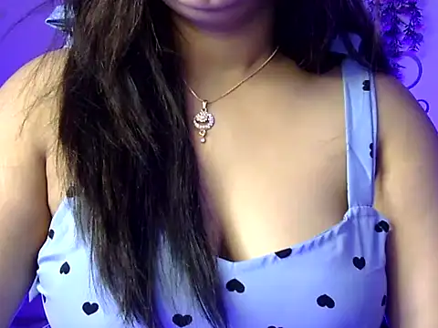 Aaliya02 online show from April 9, 2026, 3:17 am