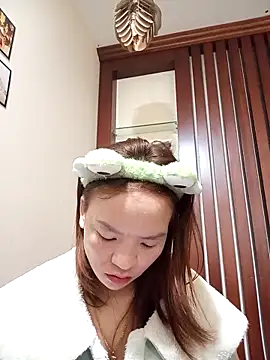 Snapshot of ___Dorry02___ chatting on December 17, 2025, 6:19 am Dorry02 online show from December 17, 2025, 6:19 am