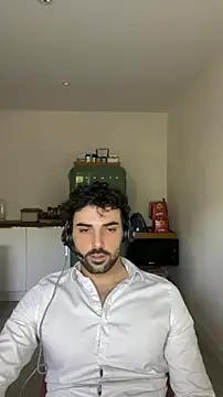 Snapshot of eauminerale chatting on May 27, 2026, 11:51 am eauminerale online show from May 27, 2026, 11:51 am