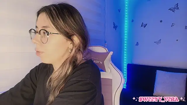 Snapshot of sweettvera chatting on October 25, 2025, 10:01 am sweettvera online show from October 25, 2025, 10:01 am