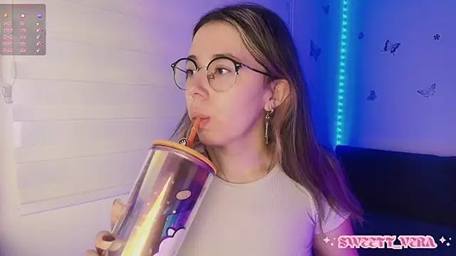 Snapshot of sweettvera chatting on November 7, 2025, 10:15 am sweettvera online show from November 7, 2025, 10:15 am