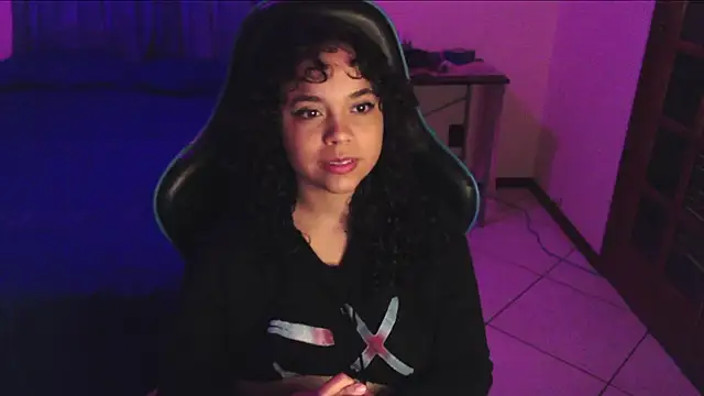 sweetamy326 online show from May 12, 2026, 10:29 pm