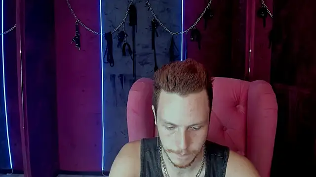 Snapshot of LeoMooree chatting on October 16, 2025, 4:52 pm LeoMooree online show from October 16, 2025, 4:52 pm