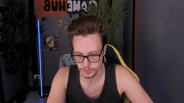 Snapshot of LeoMooree chatting on November 30, 2025, 1:20 am LeoMooree online show from November 30, 2025, 1:20 am