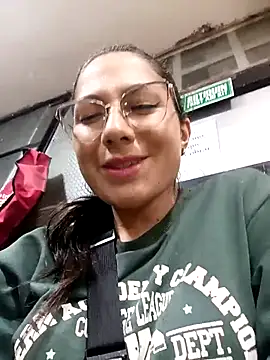 Snapshot of Mia-love-03 chatting on October 1, 2025, 11:55 pm Mia-love-03 online show from October 1, 2025, 11:55 pm