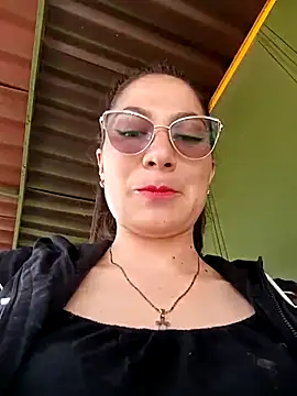 Snapshot of Mia-love-03 chatting on November 28, 2025, 3:58 pm Mia-love-03 online show from November 28, 2025, 3:58 pm