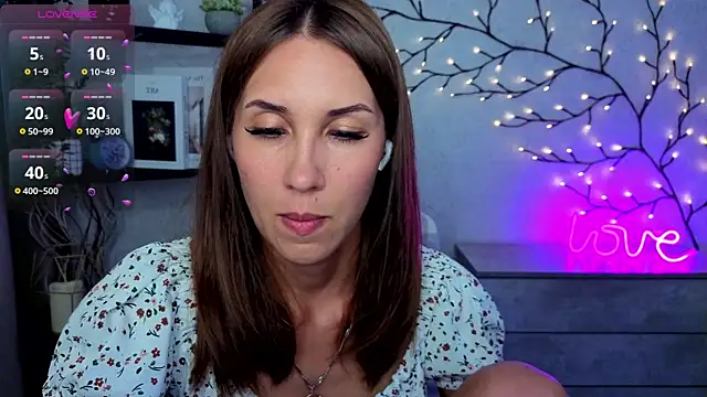 DreamVelour online show from July 26, 2026, 8:27 pm