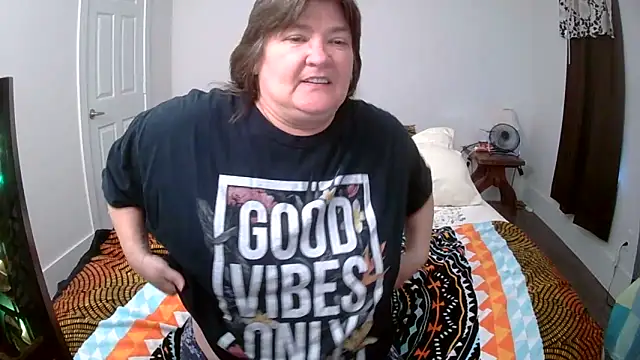 Snapshot of Buggy1965 chatting on November 13, 2025, 4:06 pm Buggy1965 online show from November 13, 2025, 4:06 pm