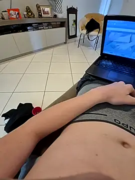 Snapshot of Salsicha244 chatting on October 24, 2025, 4:47 pm Salsicha244 online show from October 24, 2025, 4:47 pm