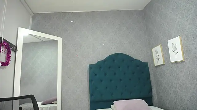 Snapshot of Vic_Taylor chatting on May 8, 2026, 11:26 am Vic Taylor online show from May 8, 2026, 11:26 am