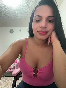 Snapshot of Anavalle chatting on May 20, 2026, 7:42 pm Anavalle online show from May 20, 2026, 7:42 pm