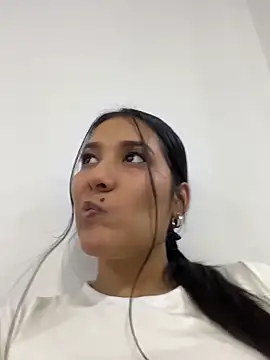 IsabellaJoness  online show from February 21, 2026, 3:35 pm