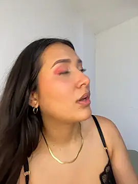 IsabellaJoness  online show from February 22, 2026, 8:07 pm