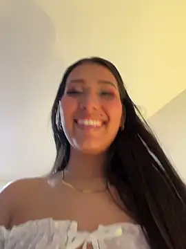 IsabellaJoness  online show from February 24, 2026, 8:07 pm