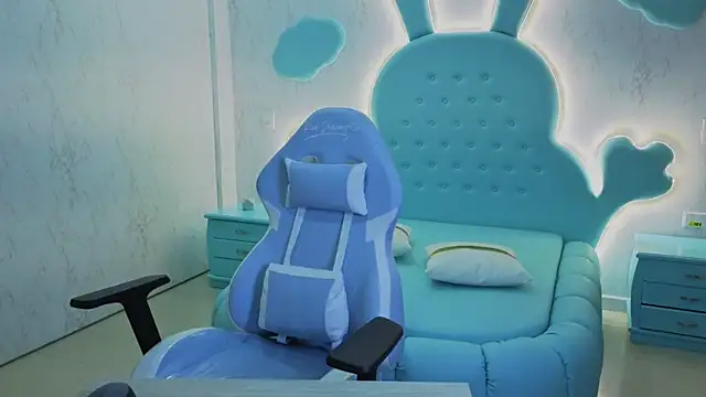 Snapshot of Mia_Cuttee chatting on October 20, 2025, 3:29 am Mia Cuttee online show from October 20, 2025, 3:29 am