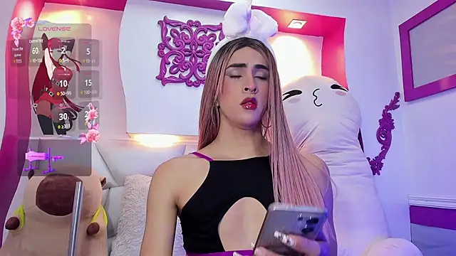 Snapshot of isa__fox chatting on October 25, 2025, 12:40 am isa fox online show from October 25, 2025, 12:40 am