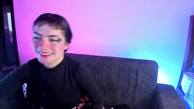 kitty  chs online show from October 16, 2025, 1:12 pm