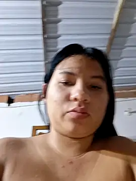 hot-mom22 online show from April 24, 2026, 10:18 am