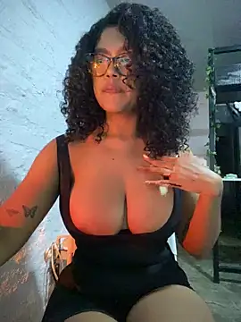 miiabrown18 online show from June 4, 2026, 11:44 pm