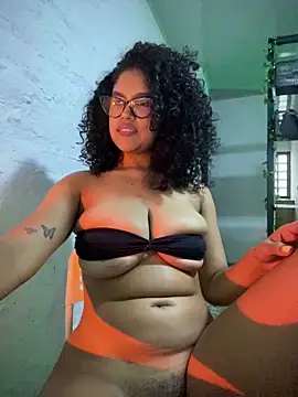 miiabrown18 online show from June 6, 2026, 12:43 pm