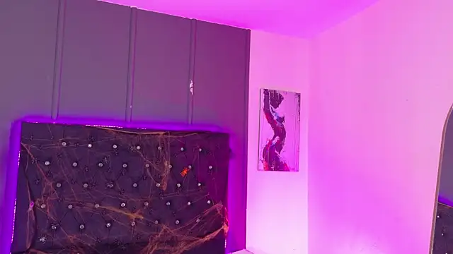 Snapshot of Kataaleya__12 chatting on October 31, 2025, 12:06 pm Kataaleya 12 online show from October 31, 2025, 12:06 pm