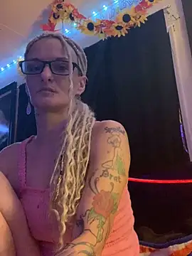 blondebarbiebae online show from October 6, 2025, 11:13 pm