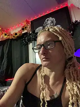 blondebarbiebae online show from November 6, 2025, 5:30 am