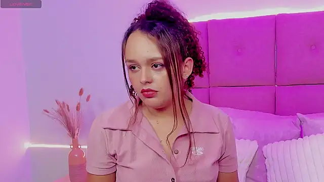 Snapshot of CamilaGomez149 chatting on May 10, 2026, 1:55 am CamilaGomez149 online show from May 10, 2026, 1:55 am